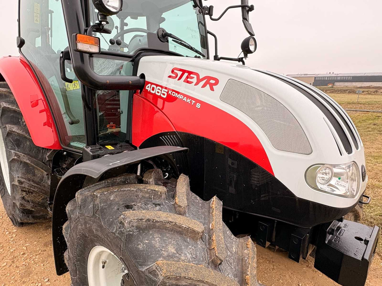 Tractor agricol STEYR 4065 S - COMPACT ALL-WHEEL DRIVE TRACTOR (2022): Foto 17 Tractor agricol STEYR 4065 S - COMPACT ALL-WHEEL DRIVE TRACTOR (2022): Foto 17