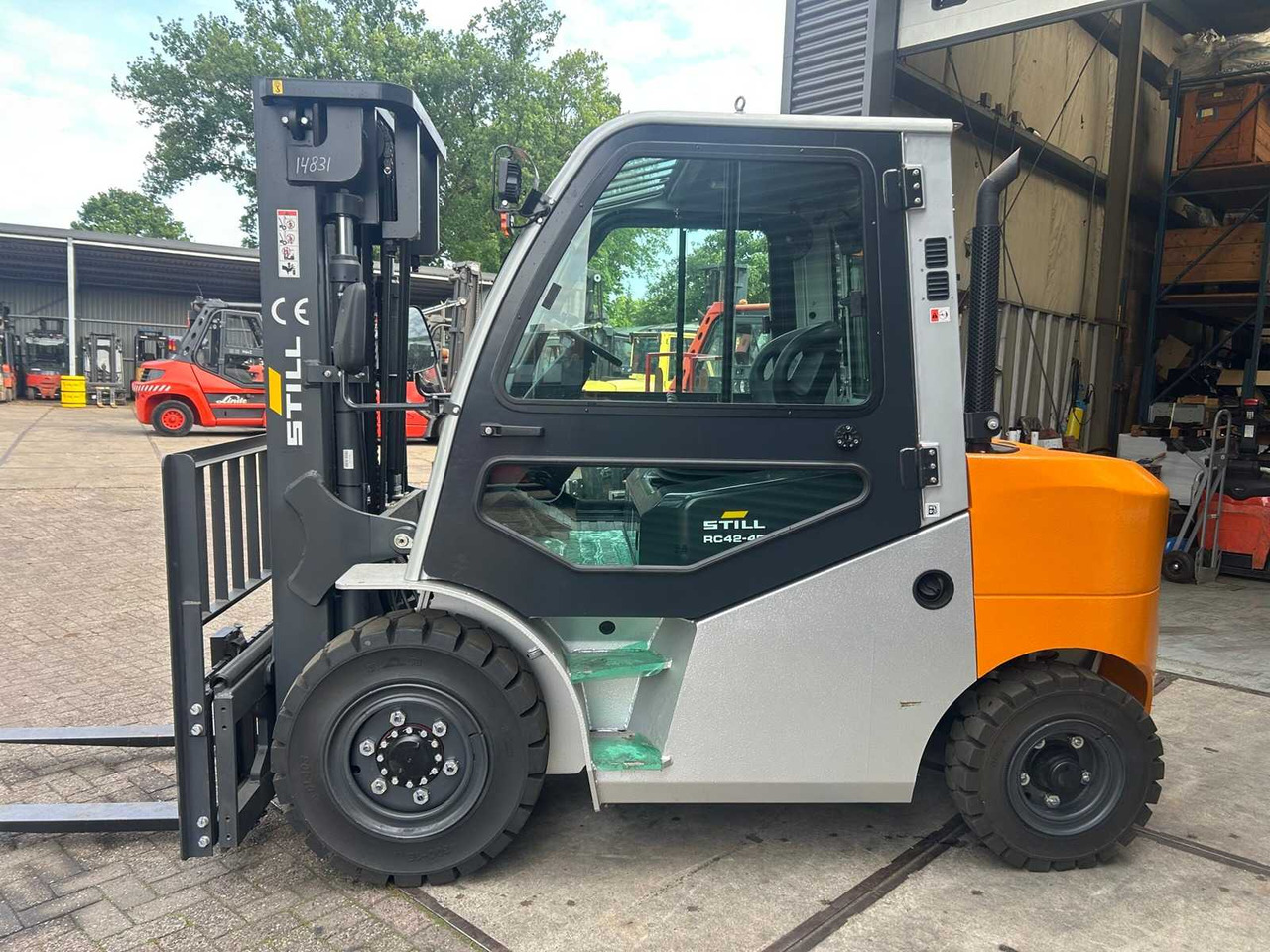 STILL - 2021 - RC42-40 - FORKLIFT TRIPLEX - FREE-LIFT - SIDE-SHIFT - 4TH FUNCTION - Motostivuitor: Foto 2 STILL - 2021 - RC42-40 - FORKLIFT TRIPLEX - FREE-LIFT - SIDE-SHIFT - 4TH FUNCTION - Motostivuitor: Foto 2