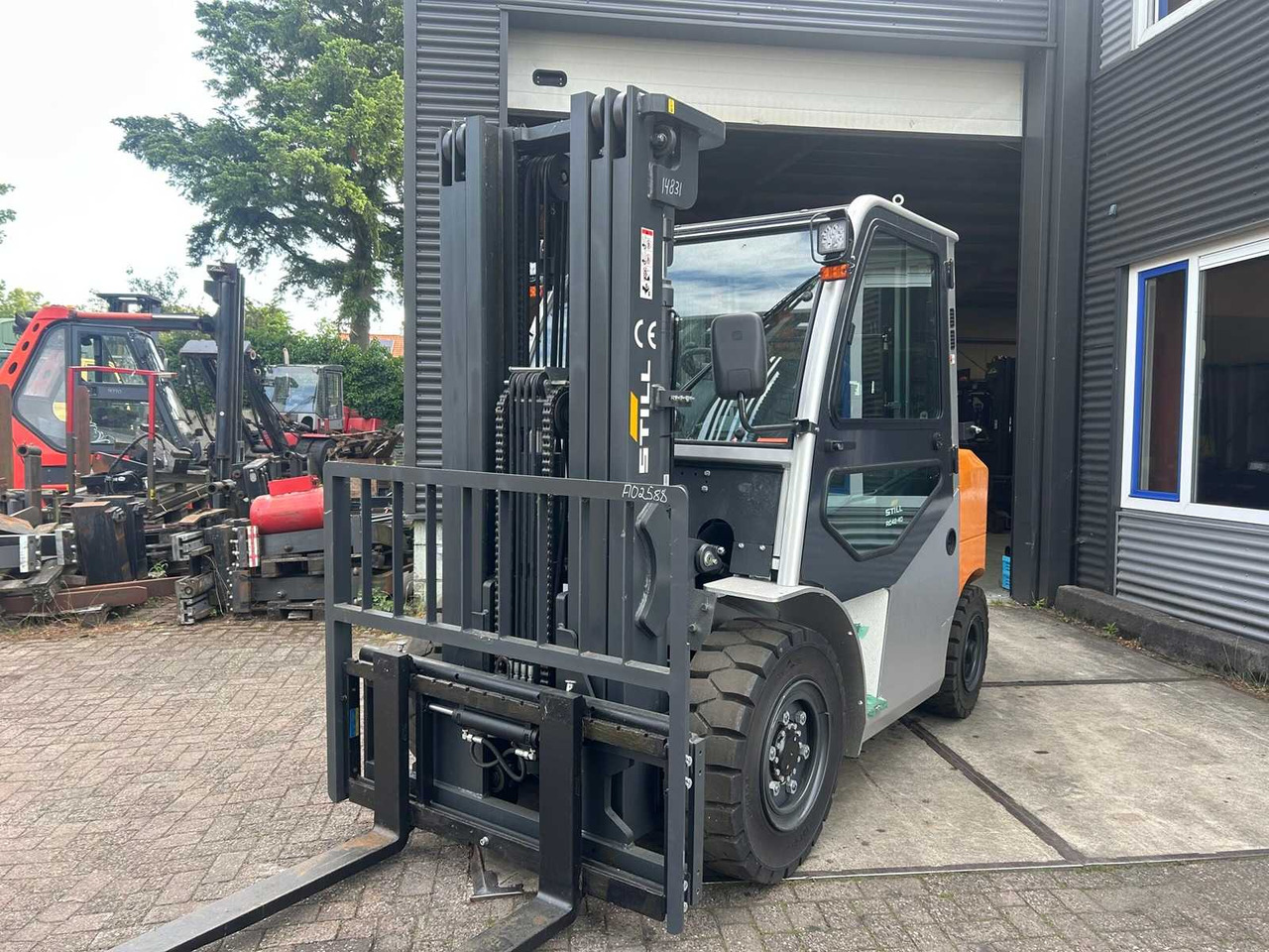 STILL - 2021 - RC42-40 - FORKLIFT TRIPLEX - FREE-LIFT - SIDE-SHIFT - 4TH FUNCTION - Motostivuitor: Foto 1 STILL - 2021 - RC42-40 - FORKLIFT TRIPLEX - FREE-LIFT - SIDE-SHIFT - 4TH FUNCTION - Motostivuitor: Foto 1