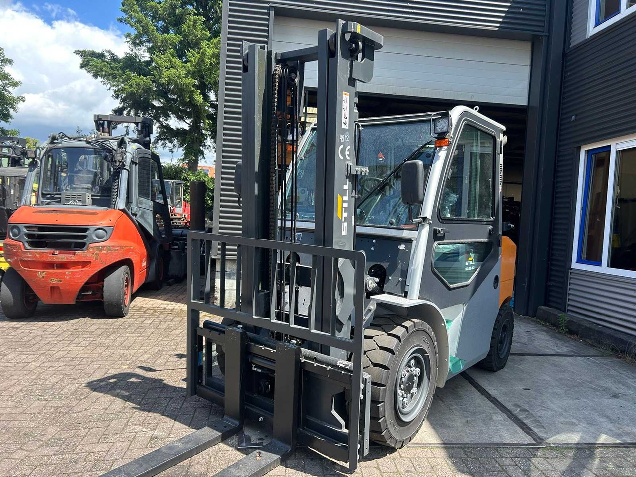 STILL - 2021 - RC42-40 - FORKLIFT TRUCK - Motostivuitor: Foto 1 STILL - 2021 - RC42-40 - FORKLIFT TRUCK - Motostivuitor: Foto 1