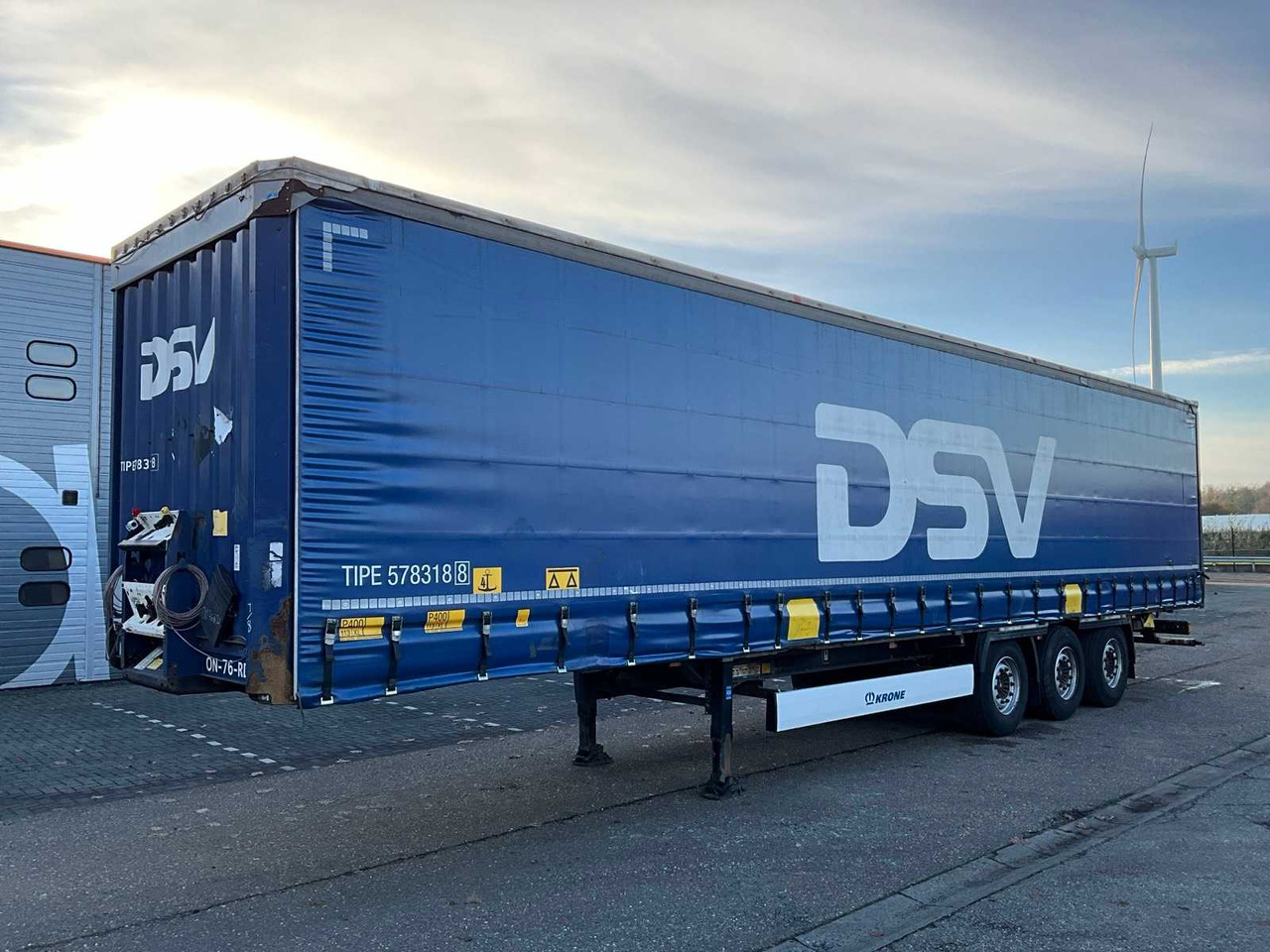 2015 KRONE SD SLIDING TARPAULIN SEMI-TRAILER ON-76-RD - Semiremorcă: Foto 1 2015 KRONE SD SLIDING TARPAULIN SEMI-TRAILER ON-76-RD - Semiremorcă: Foto 1