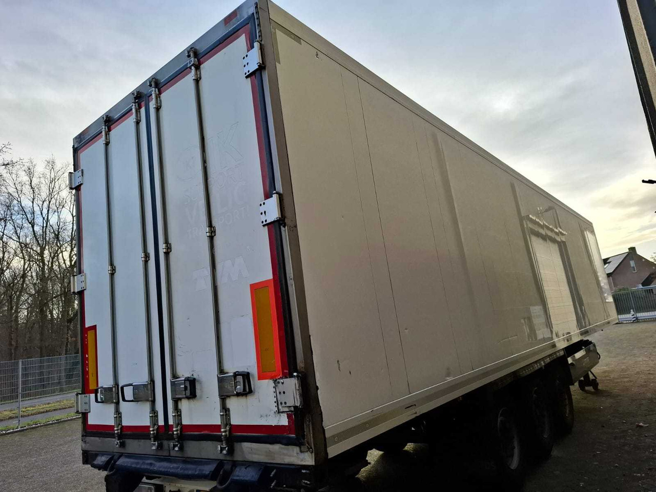 KRONE - 2016 - TKS MEETHANG - SEMI-TRAILER - Semiremorcă: Foto 3 KRONE - 2016 - TKS MEETHANG - SEMI-TRAILER - Semiremorcă: Foto 3