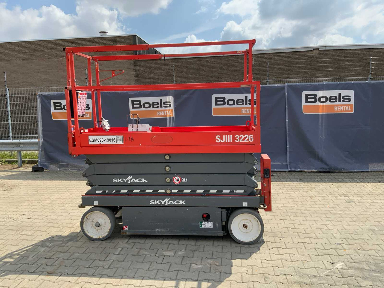 SkyJack SJ III 3226 - Autopropulsată platformă: Foto 3 SkyJack SJ III 3226 - Autopropulsată platformă: Foto 3