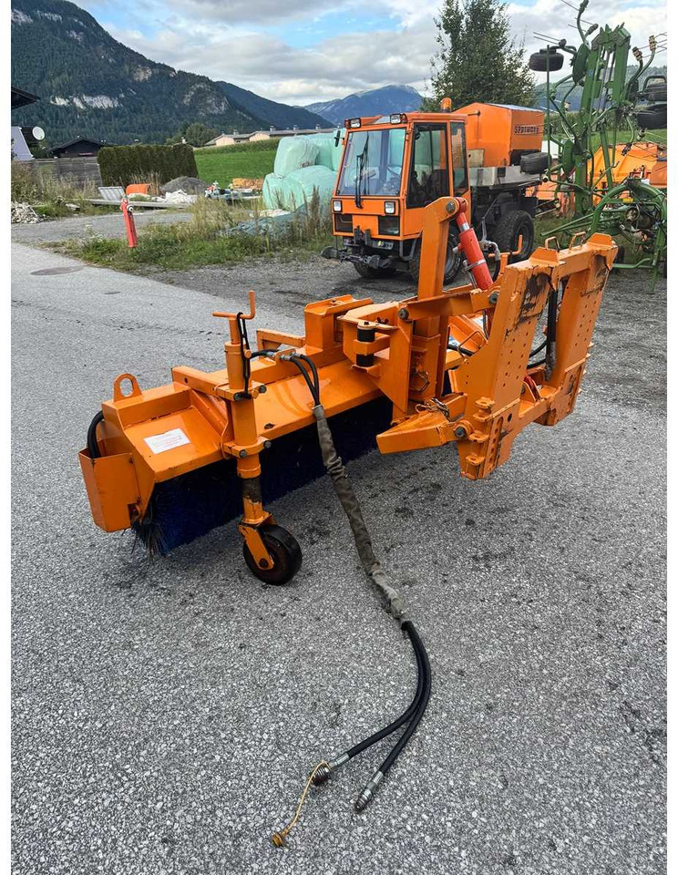 Springer VKM-H 2401 - Încarcator frontal pentru tractor: Foto 3 Springer VKM-H 2401 - Încarcator frontal pentru tractor: Foto 3