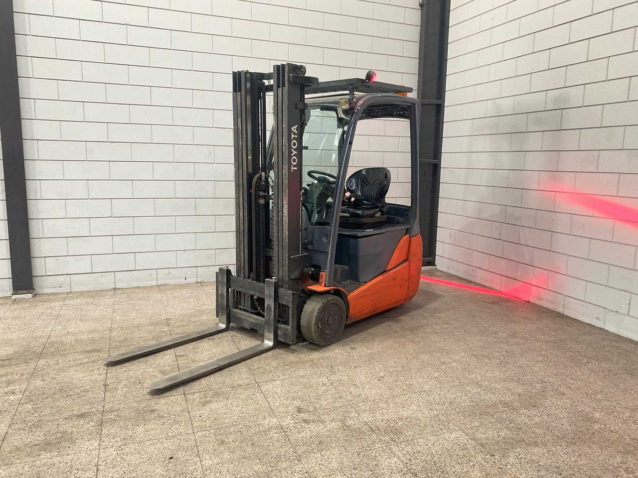 TOYOTA - 2012 - 8 FBEKT 16 - FORKLIFT TRUCK - Motostivuitor: Foto 1 TOYOTA - 2012 - 8 FBEKT 16 - FORKLIFT TRUCK - Motostivuitor: Foto 1