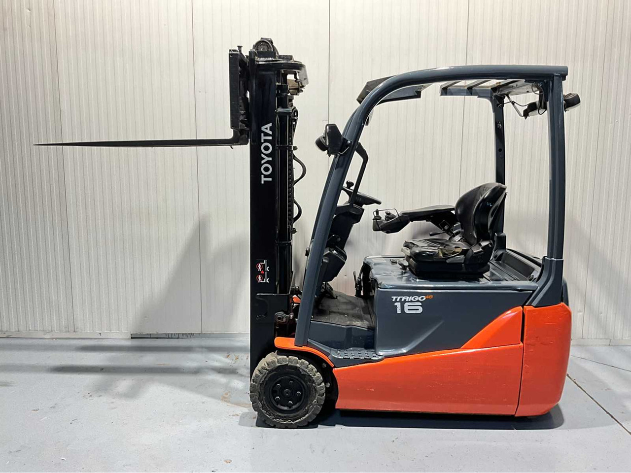 TOYOTA - 8FBE16T - FORKLIFT, SHIDESHIFT, FREE-LIFT, YEAR OF MANUFACTURE 2018 - Motostivuitor: Foto 4 TOYOTA - 8FBE16T - FORKLIFT, SHIDESHIFT, FREE-LIFT, YEAR OF MANUFACTURE 2018 - Motostivuitor: Foto 4