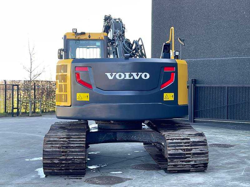 VOLVO - 2014 - ECR 235 DL - CRAWLER EXCAVATOR - Excavator pe roţi: Foto 4 VOLVO - 2014 - ECR 235 DL - CRAWLER EXCAVATOR - Excavator pe roţi: Foto 4