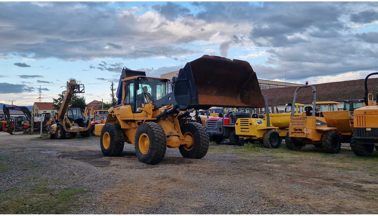 VOLVO L90F - Încărcător frontal pe pneuri: Foto 2 VOLVO L90F - Încărcător frontal pe pneuri: Foto 2