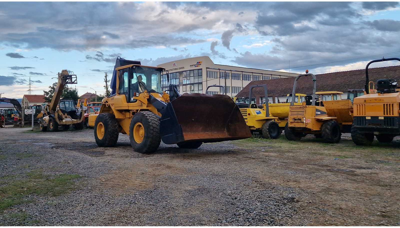 VOLVO L90F - Încărcător frontal pe pneuri: Foto 4 VOLVO L90F - Încărcător frontal pe pneuri: Foto 4