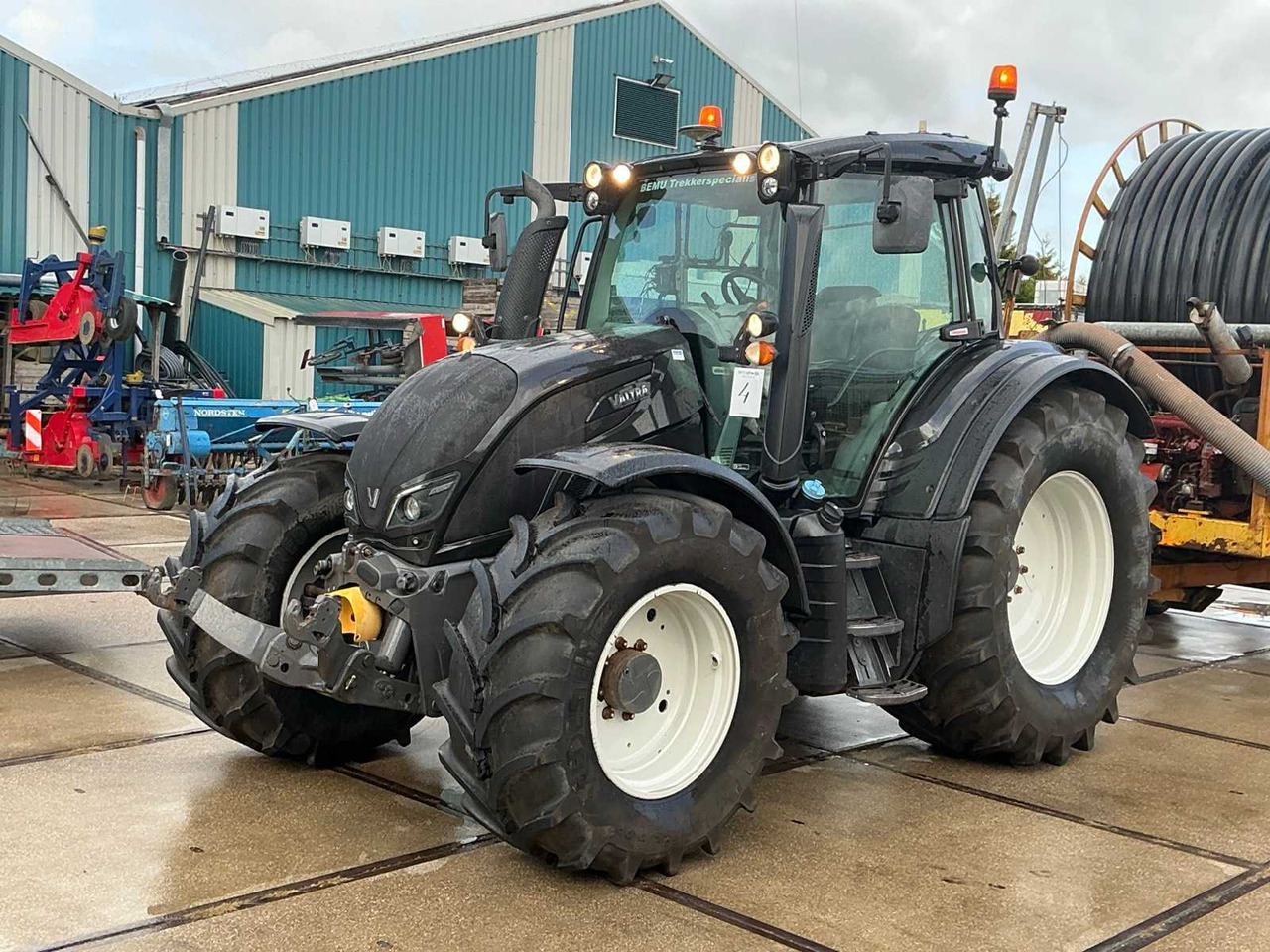 Valtra N174 edition 25 - Tractor agricol: Foto 2 Valtra N174 edition 25 - Tractor agricol: Foto 2
