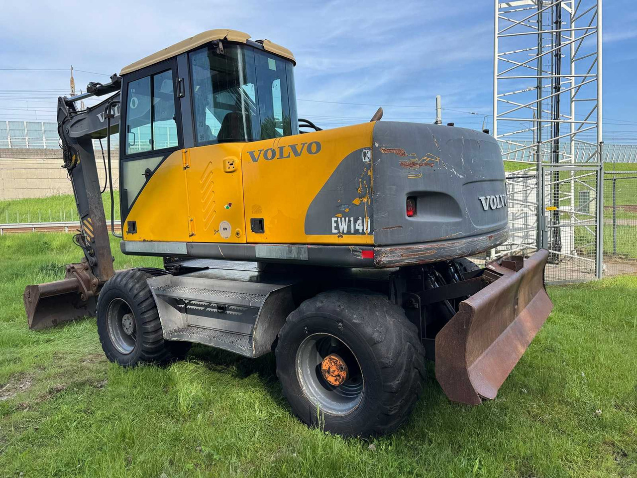 Volvo EW140 - Excavator pe roţi: Foto 4 Volvo EW140 - Excavator pe roţi: Foto 4