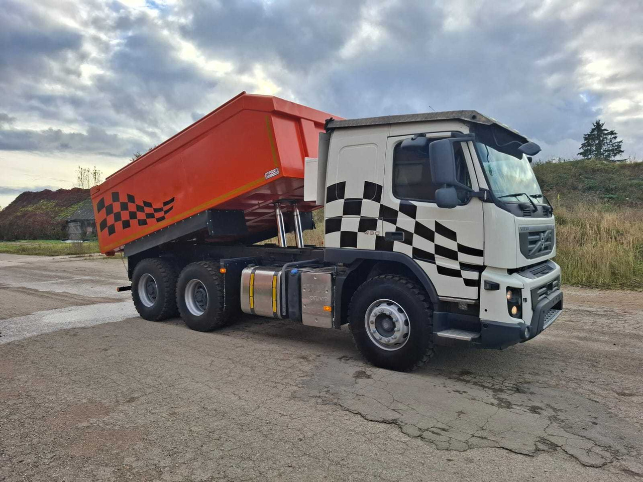 Volvo VOLVO - FM 460 - DUMPER TRUCK - 2012 - Autobasculantă: Foto 1 Volvo VOLVO - FM 460 - DUMPER TRUCK - 2012 - Autobasculantă: Foto 1