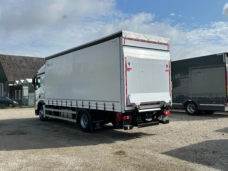 Mercedes-Benz Actros 1843 ACTROS 1843L 2022. 183432km Schuifzeil met Laadklep 2000kg - Camion cu prelată: Foto 4 Mercedes-Benz Actros 1843 ACTROS 1843L 2022. 183432km Schuifzeil met Laadklep 2000kg - Camion cu prelată: Foto 4