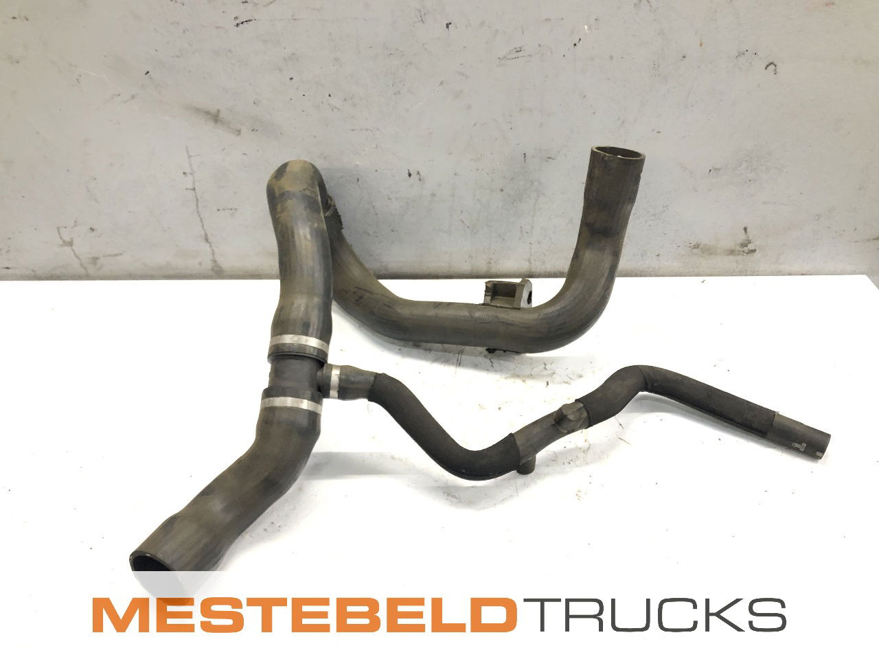 DAF Leiding afvoer radiateur koelvloeistof - Sistem de răcire pentru Camion: Foto 1 DAF Leiding afvoer radiateur koelvloeistof - Sistem de răcire pentru Camion: Foto 1