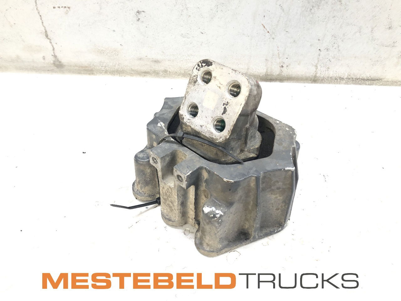 DAF Motorrubber achterkant - Cadru/ Şasiu pentru Camion: Foto 1 DAF Motorrubber achterkant - Cadru/ Şasiu pentru Camion: Foto 1