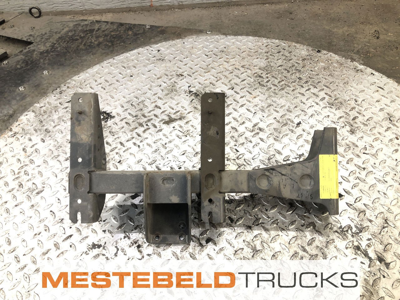 DAF Steun uitlaatdemper linksachter - Cadru/ Şasiu pentru Camion: Foto 1 DAF Steun uitlaatdemper linksachter - Cadru/ Şasiu pentru Camion: Foto 1