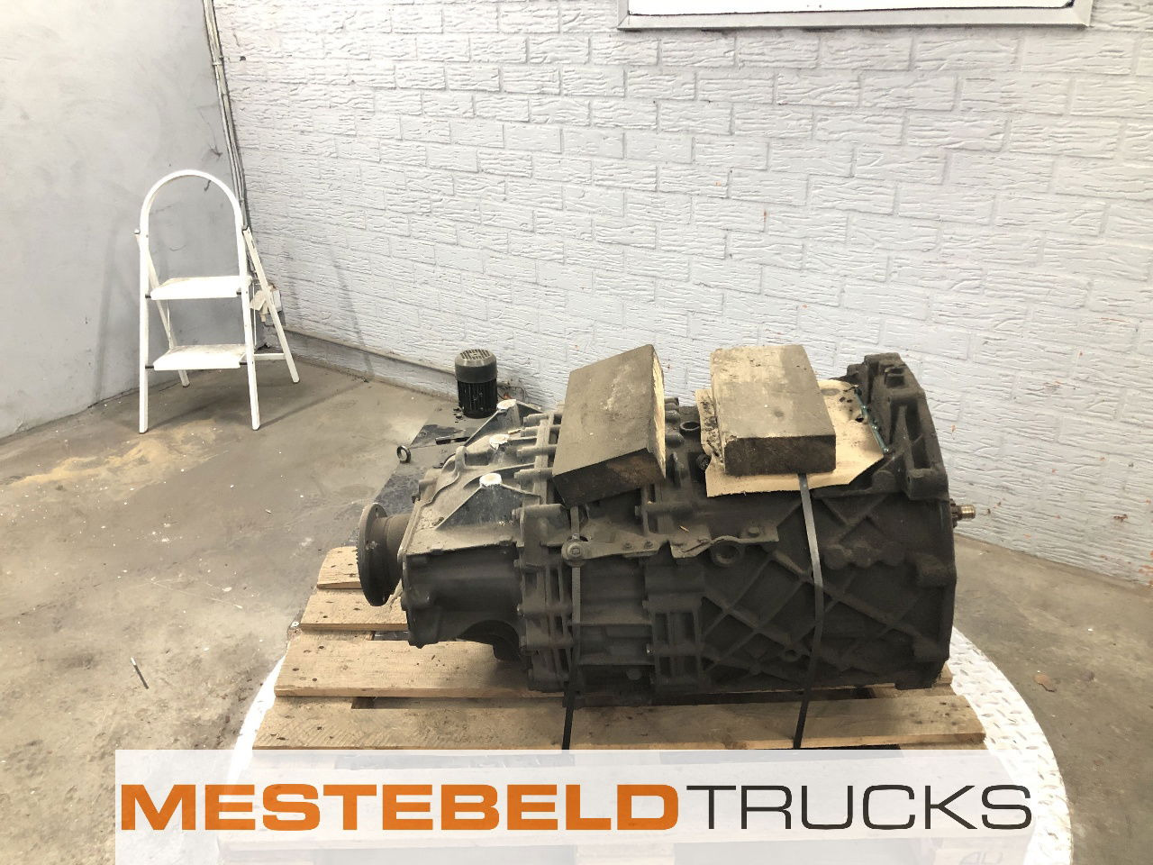 Iveco Versn bak 12 AS 2330 TD - Cutie de viteze și piese pentru Camion: Foto 3 Iveco Versn bak 12 AS 2330 TD - Cutie de viteze și piese pentru Camion: Foto 3