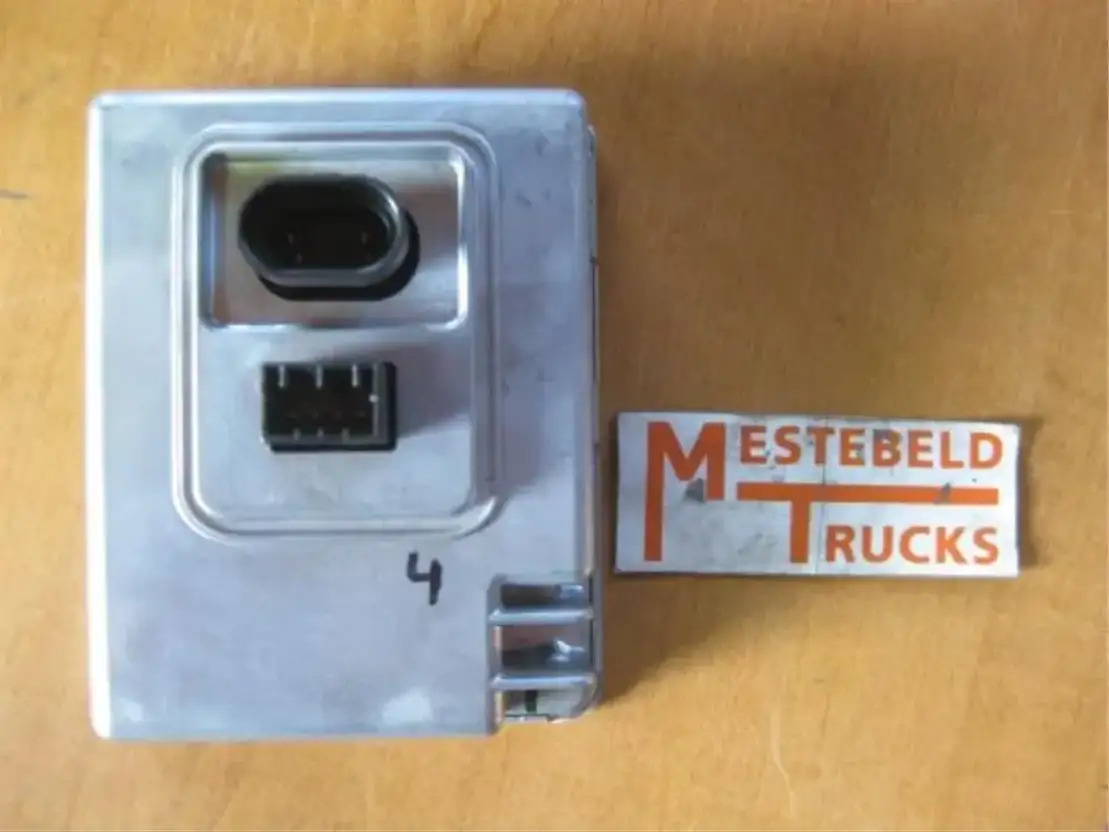 Mercedes-Benz Actros ontstekingsunit van Xenon koplamp - Sistem electric pentru Camion: Foto 1 Mercedes-Benz Actros ontstekingsunit van Xenon koplamp - Sistem electric pentru Camion: Foto 1