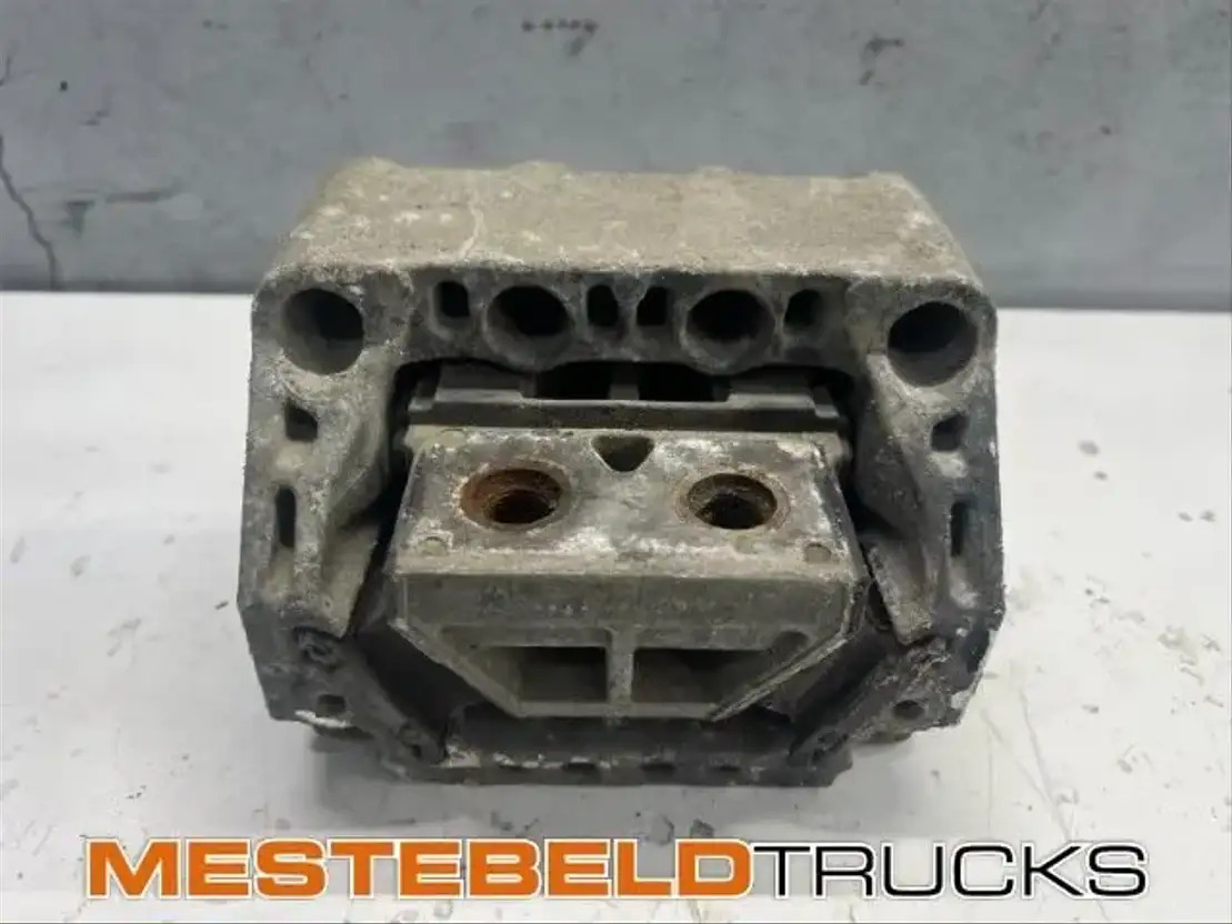 Mercedes-Benz Motorsteun achter - Cadru/ Şasiu pentru Camion: Foto 1 Mercedes-Benz Motorsteun achter - Cadru/ Şasiu pentru Camion: Foto 1