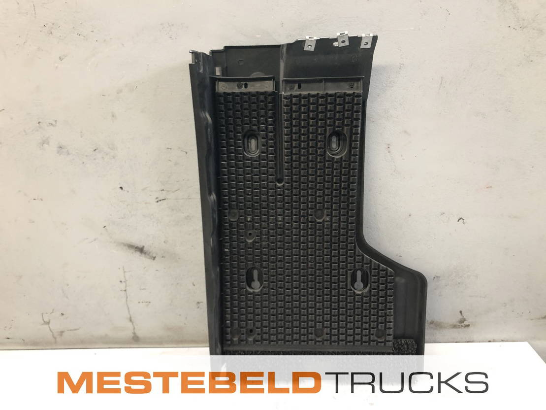 Mercedes-Benz Spatbord rechts - Cadru/ Şasiu pentru Camion: Foto 2 Mercedes-Benz Spatbord rechts - Cadru/ Şasiu pentru Camion: Foto 2