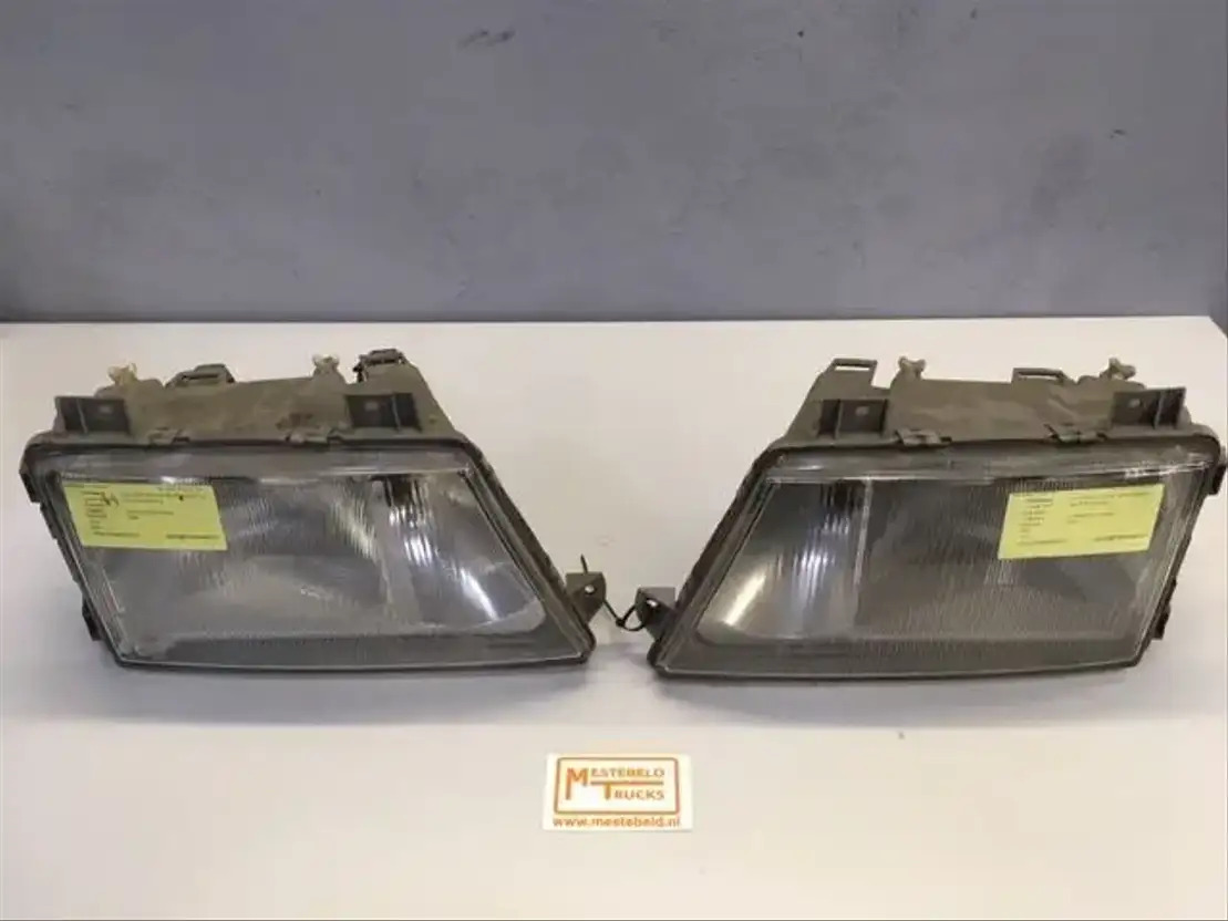 Mercedes-Benz Sprinter 312 Koplampen Sprinter 312 - Sistem electric pentru Camion: Foto 1 Mercedes-Benz Sprinter 312 Koplampen Sprinter 312 - Sistem electric pentru Camion: Foto 1