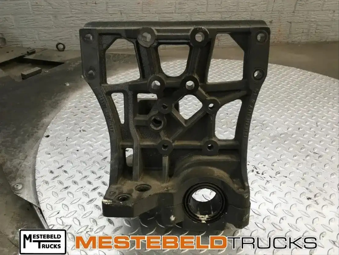 Mercedes-Benz Stabilisatorsteun links - Cadru/ Şasiu pentru Camion: Foto 1 Mercedes-Benz Stabilisatorsteun links - Cadru/ Şasiu pentru Camion: Foto 1