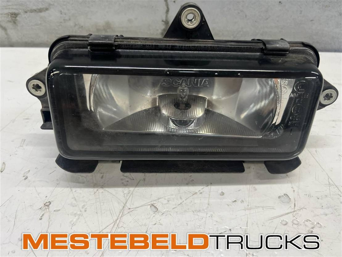 Scania Verstraler zonneklep links  - Cabină și interior pentru Camion: Foto 1 Scania Verstraler zonneklep links  - Cabină și interior pentru Camion: Foto 1