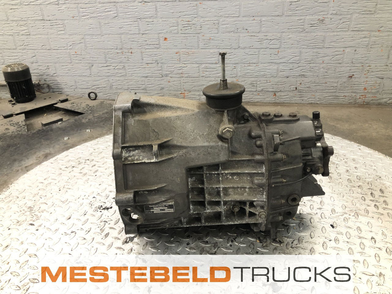 Volkswagen Versnellingsbak Crafter LT 2.5 G28-5R - Cutie de viteze și piese pentru Camion: Foto 1 Volkswagen Versnellingsbak Crafter LT 2.5 G28-5R - Cutie de viteze și piese pentru Camion: Foto 1