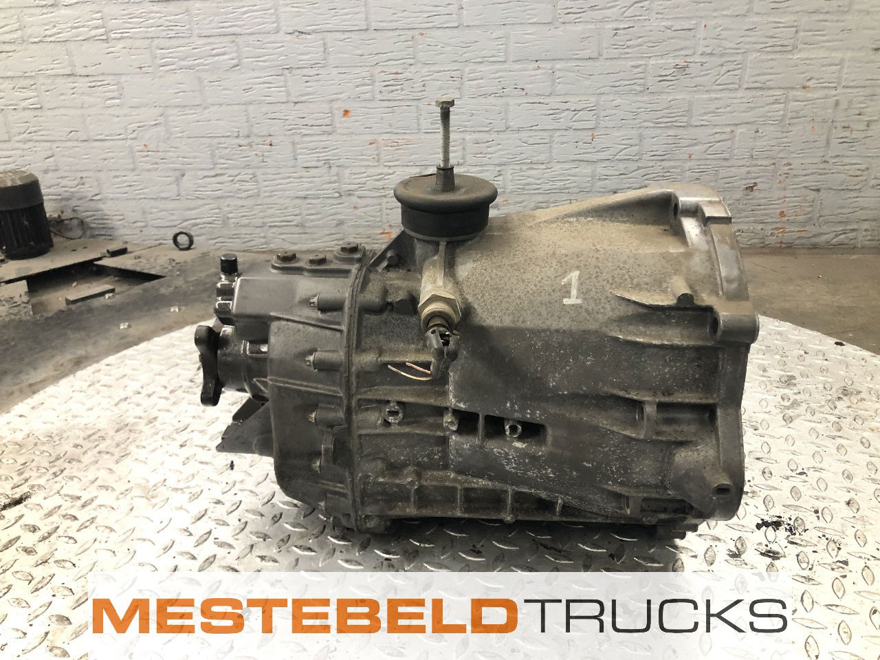 Volkswagen Versnellingsbak Crafter LT 2.5 G28-5R - Cutie de viteze și piese pentru Camion: Foto 3 Volkswagen Versnellingsbak Crafter LT 2.5 G28-5R - Cutie de viteze și piese pentru Camion: Foto 3