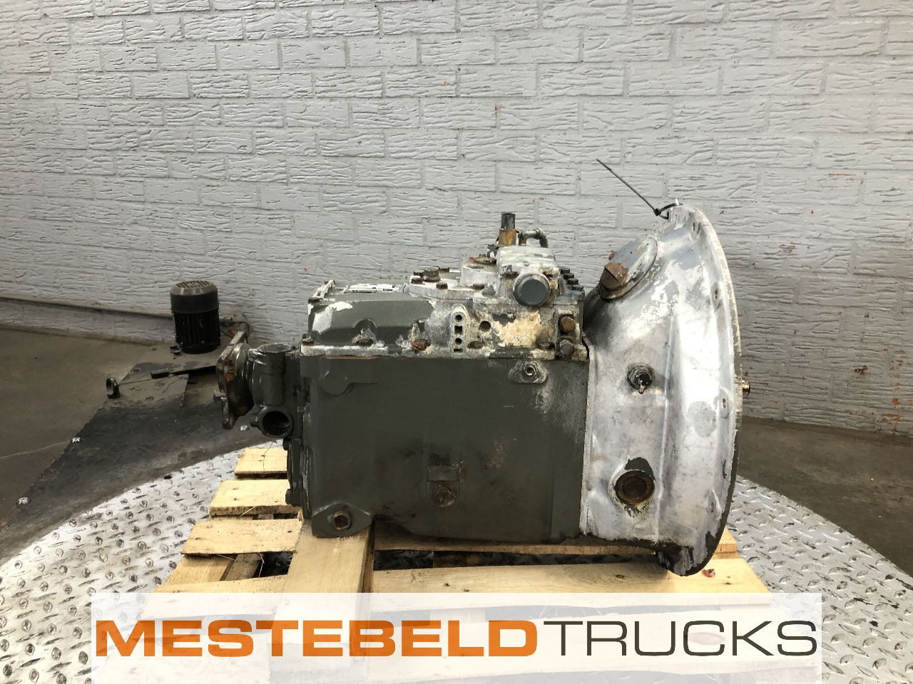 Volvo Versnellingsbak S 5-35 7,65-1,00 - Cutie de viteze și piese pentru Camion: Foto 4 Volvo Versnellingsbak S 5-35 7,65-1,00 - Cutie de viteze și piese pentru Camion: Foto 4
