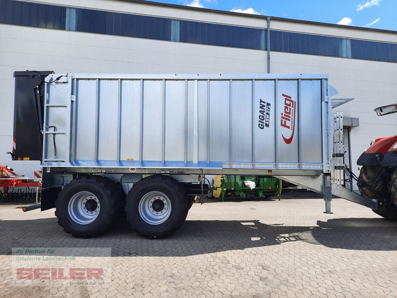 Fliegl ASW 271 C FOX Lenkachse 26,5" 35m³ - Remorcă cu autoincarcare: Foto 3 Fliegl ASW 271 C FOX Lenkachse 26,5" 35m³ - Remorcă cu autoincarcare: Foto 3