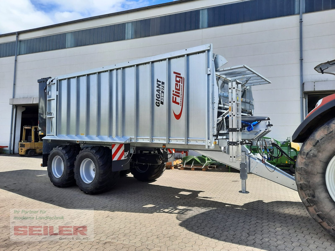 Fliegl ASW 271 C FOX Lenkachse 26,5" 35m³ - Remorcă cu autoincarcare: Foto 1 Fliegl ASW 271 C FOX Lenkachse 26,5" 35m³ - Remorcă cu autoincarcare: Foto 1