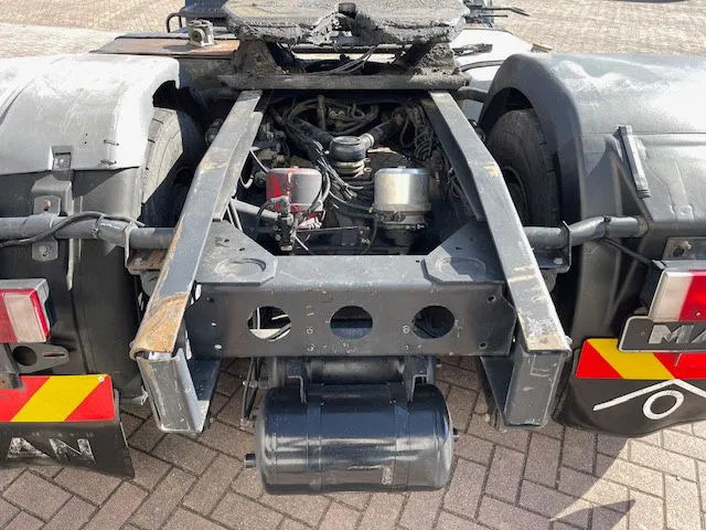 MAN 19.463 6 Cilinder Manual pomp EURO 2 - Cap tractor: Foto 5 MAN 19.463 6 Cilinder Manual pomp EURO 2 - Cap tractor: Foto 5