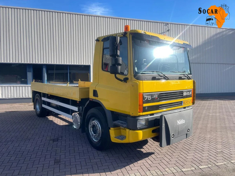 DAF CF 75.240 Automatic Euro 2 NL-Truck Original km's - Camion platformă: Foto 1 DAF CF 75.240 Automatic Euro 2 NL-Truck Original km's - Camion platformă: Foto 1