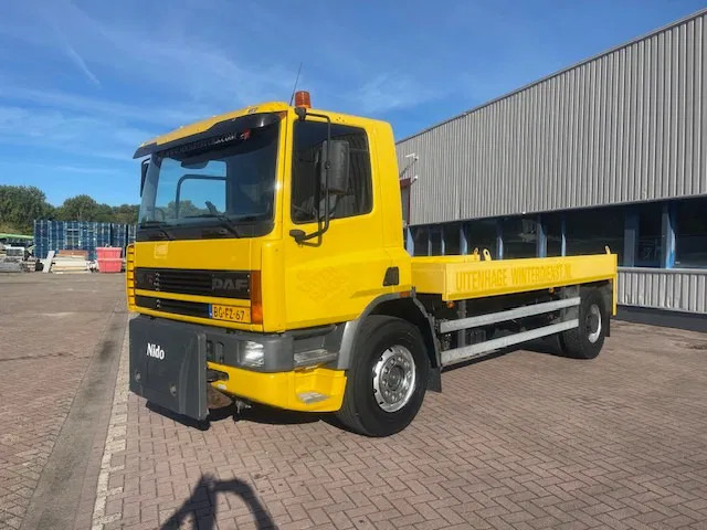 DAF CF 75.240 Automatic Euro 2 NL-Truck Original km's - Camion platformă: Foto 3 DAF CF 75.240 Automatic Euro 2 NL-Truck Original km's - Camion platformă: Foto 3