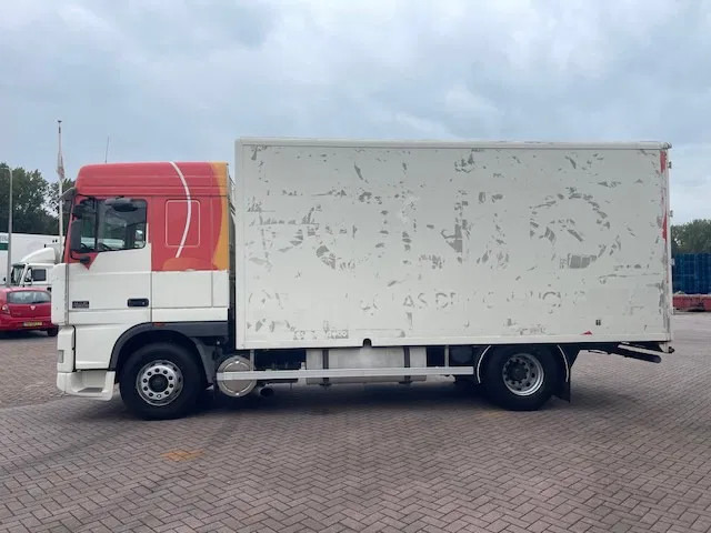 DAF XF 95.380 Euro 2 Manual-Gear - Camion furgon: Foto 3 DAF XF 95.380 Euro 2 Manual-Gear - Camion furgon: Foto 3