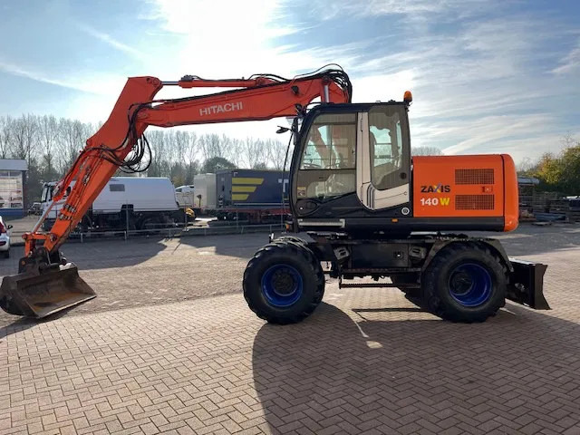 Hitachi ZX 140W-3 - Excavator pe roţi: Foto 5 Hitachi ZX 140W-3 - Excavator pe roţi: Foto 5