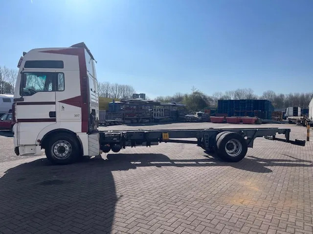 MAN TGA 18.460 Euro 3 Manual-gear Retarder - Camion şasiu: Foto 4 MAN TGA 18.460 Euro 3 Manual-gear Retarder - Camion şasiu: Foto 4