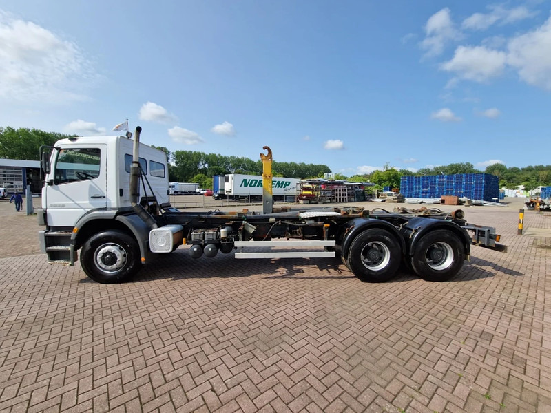 Mercedes-Benz Atego 2628 6x4, Manual gear, full steel suspension - Camion şasiu: Foto 5 Mercedes-Benz Atego 2628 6x4, Manual gear, full steel suspension - Camion şasiu: Foto 5
