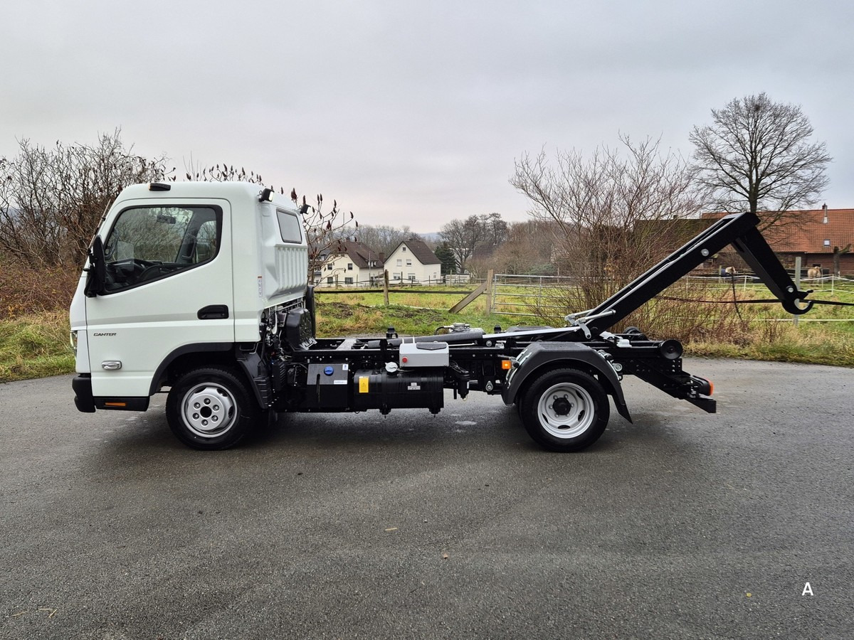 FUSO 3C15 Duonic Aut.City Abrollkipper AHK 3.5T - Camion cu cârlig: Foto 3 FUSO 3C15 Duonic Aut.City Abrollkipper AHK 3.5T - Camion cu cârlig: Foto 3