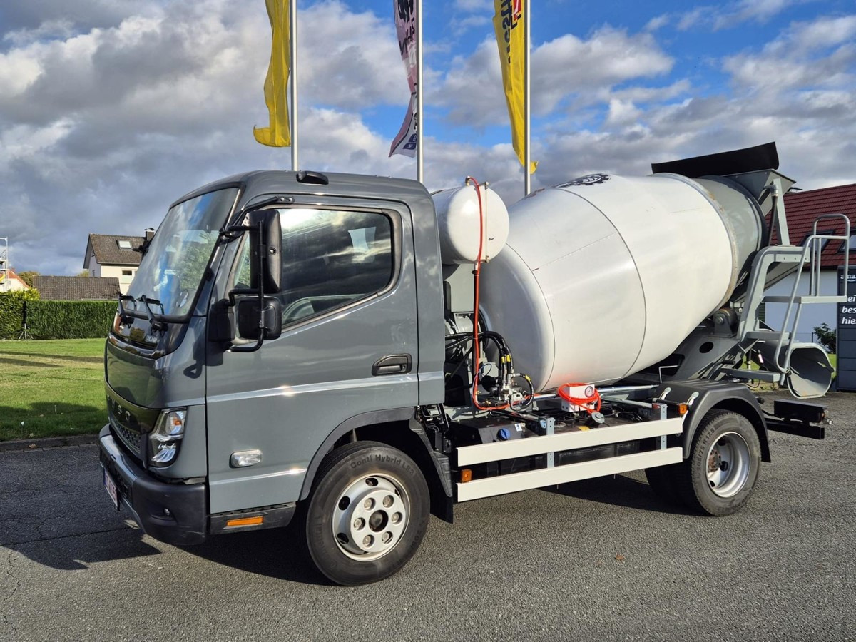 FUSO 7C18 Canter Betonmischer 2m/3 - Autobetonieră: Foto 3 FUSO 7C18 Canter Betonmischer 2m/3 - Autobetonieră: Foto 3