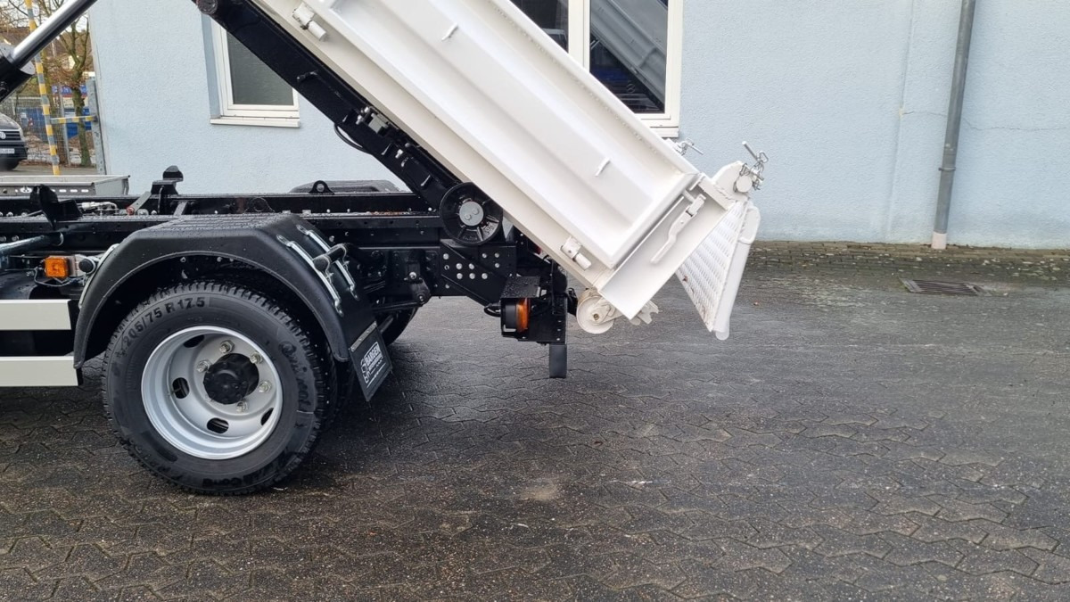 FUSO FUSO 9C18 40km/h City Abrollkipper WLF Swiss CH - Camion cu cârlig: Foto 4 FUSO FUSO 9C18 40km/h City Abrollkipper WLF Swiss CH - Camion cu cârlig: Foto 4