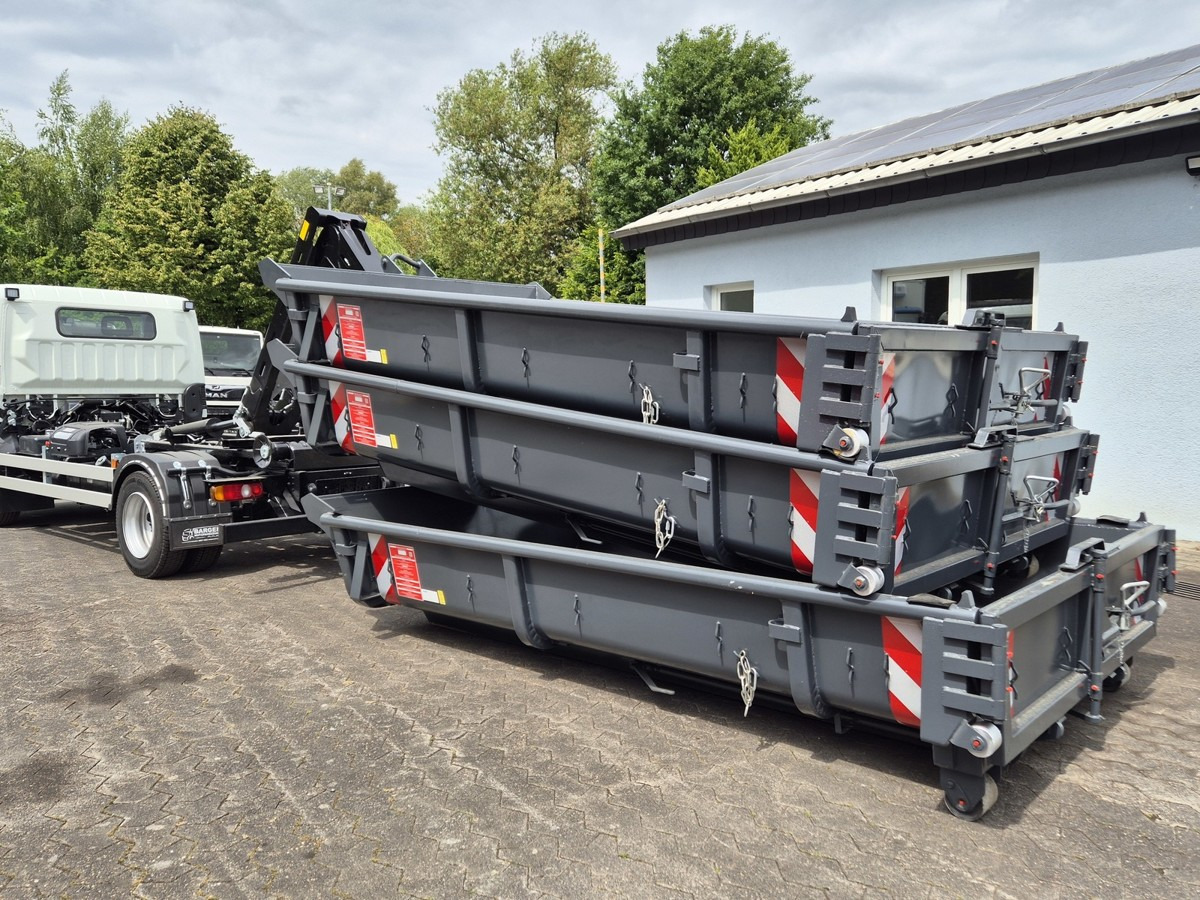 FUSO FUSO 9C18 40km/h City Abrollkipper WLF Swiss CH - Camion cu cârlig: Foto 2 FUSO FUSO 9C18 40km/h City Abrollkipper WLF Swiss CH - Camion cu cârlig: Foto 2