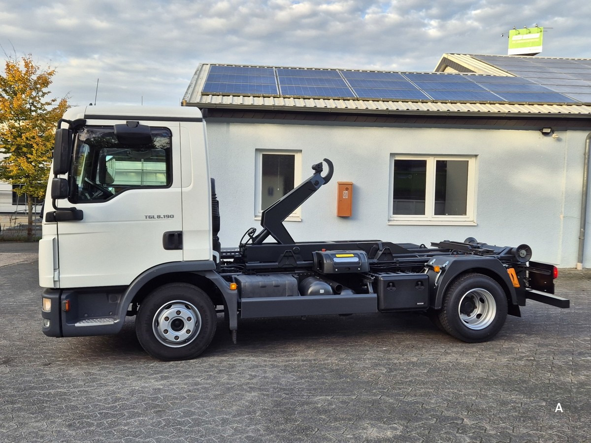 MAN TGL 8.190 BL City Abrollkipper Aut., 2 x AHK sof - Camion cu cârlig: Foto 4 MAN TGL 8.190 BL City Abrollkipper Aut., 2 x AHK sof - Camion cu cârlig: Foto 4