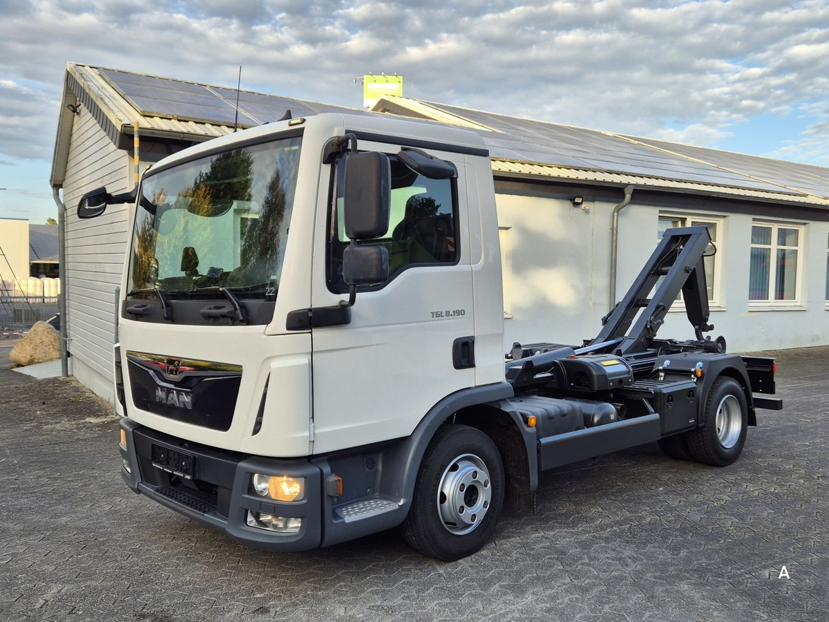 MAN TGL 8.190 BL City Abrollkipper Aut., 2 x AHK sof - Camion cu cârlig: Foto 2 MAN TGL 8.190 BL City Abrollkipper Aut., 2 x AHK sof - Camion cu cârlig: Foto 2