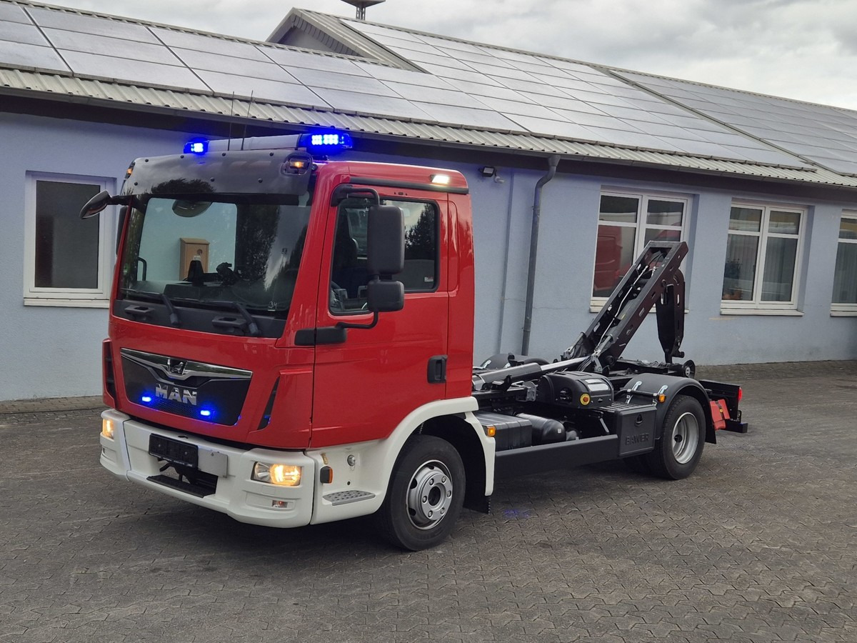 MAN TGL 8.190 Feuerwehrfahrzeug City Abrollkipper - Camion cu cârlig: Foto 1 MAN TGL 8.190 Feuerwehrfahrzeug City Abrollkipper - Camion cu cârlig: Foto 1