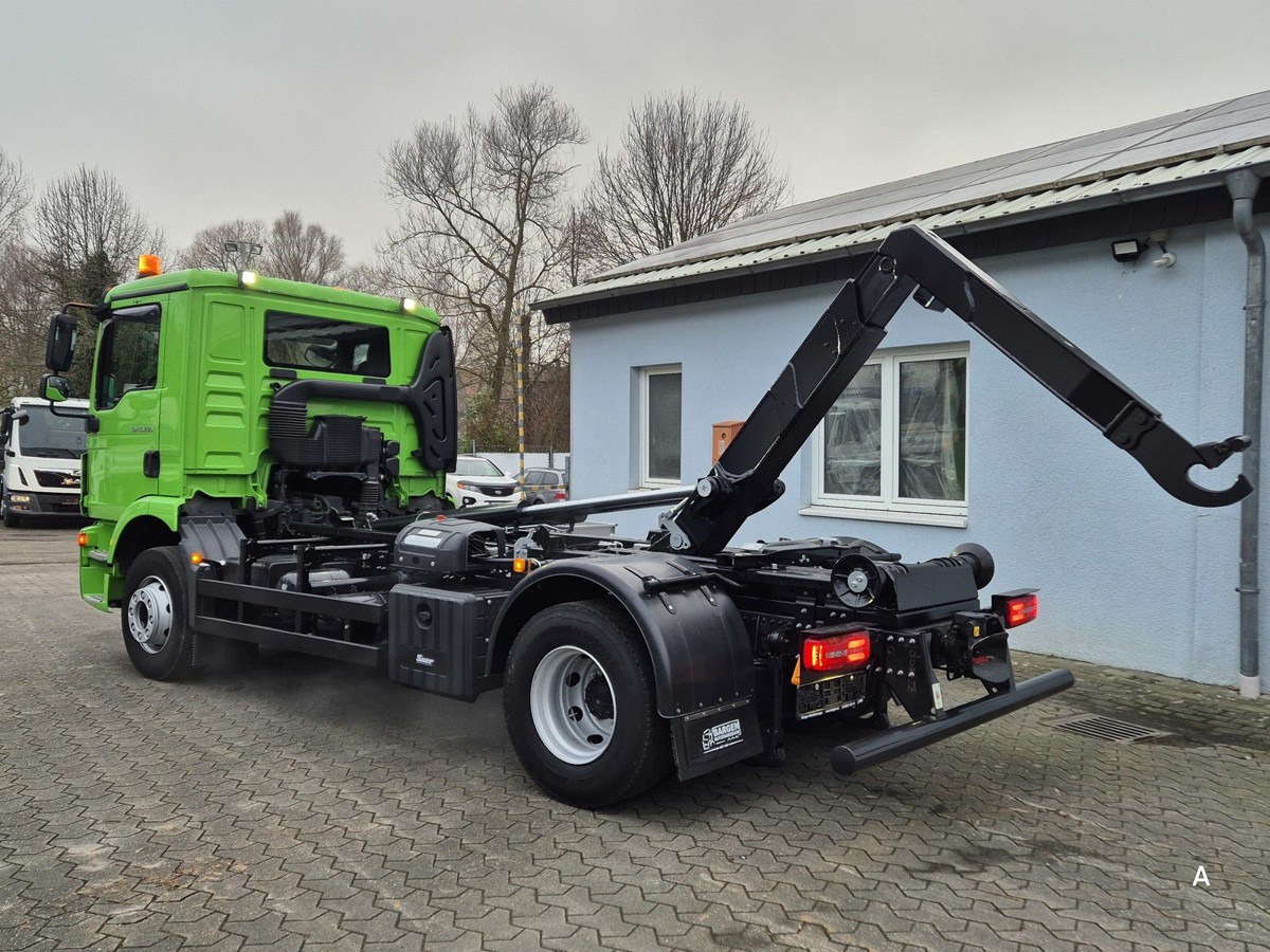 MAN TGM 15.290 BL Aut. Abrollkipper AHK - Camion cu cârlig: Foto 5 MAN TGM 15.290 BL Aut. Abrollkipper AHK - Camion cu cârlig: Foto 5