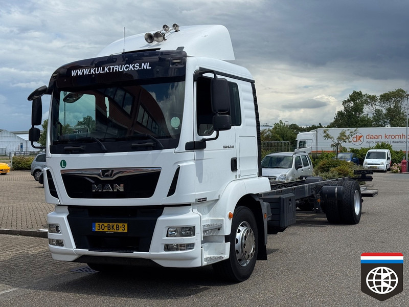 MAN TGM Sleeper cab - WB 6580 - Camion şasiu: Foto 4 MAN TGM Sleeper cab - WB 6580 - Camion şasiu: Foto 4