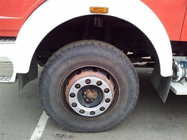 Mercedes-Benz 1019 AF 36 - Autospeciala de stins incendii: Foto 5 Mercedes-Benz 1019 AF 36 - Autospeciala de stins incendii: Foto 5