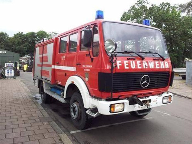Mercedes-Benz 1019 AF 36 - Autospeciala de stins incendii: Foto 1 Mercedes-Benz 1019 AF 36 - Autospeciala de stins incendii: Foto 1